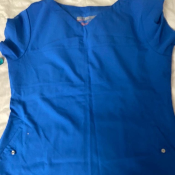 GREYS ANATOMY NEW SCRUBS - Picture 4 of 7